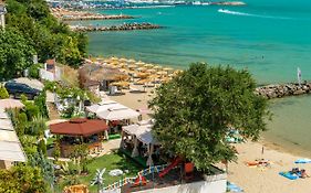 Iris Beach Hotel